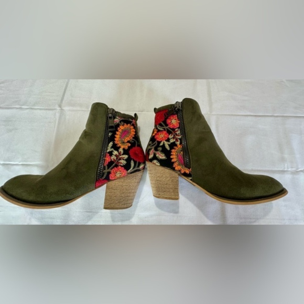 Tiara Mika Boho Taupe Embroidered Floral Ankle Boots Women’s Sz 8.5